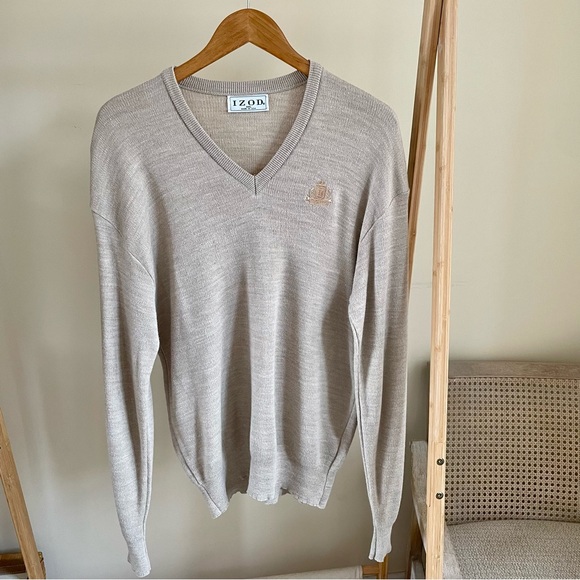 Vintage Izod Lacoste Embroidered Crest V-neck Sweater in Oatmeal Beige - Picture 2 of 4
